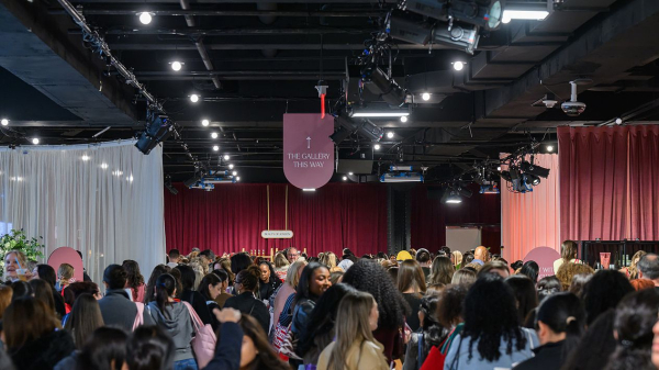The crowd at Allure's Best of Beauty Live Evening session.